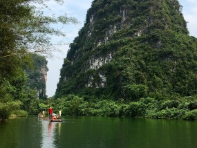 桂林旅游线路安排攻略,桂林旅游线路安排的玉店买的红宝石值多钱