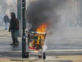 在中国东部一所职业学院发生一起持刀袭击事件，造成八人死亡。