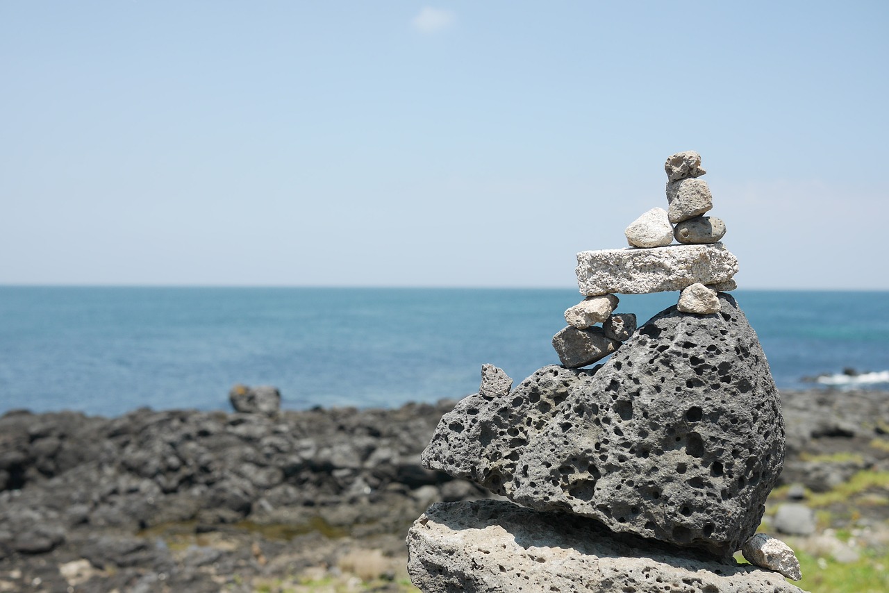 在北部领地偏远地区的克罗克岛（Croker Island）上被传统主人发现的四名外国国民。  第1张