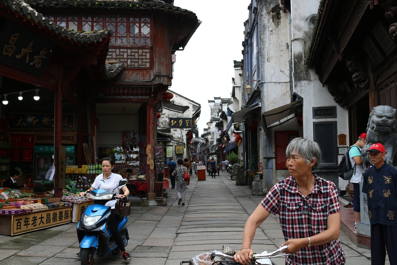 老人旅游购物，探索晚年生活的美好方式,老人旅游购物被骗投诉电话  第1张