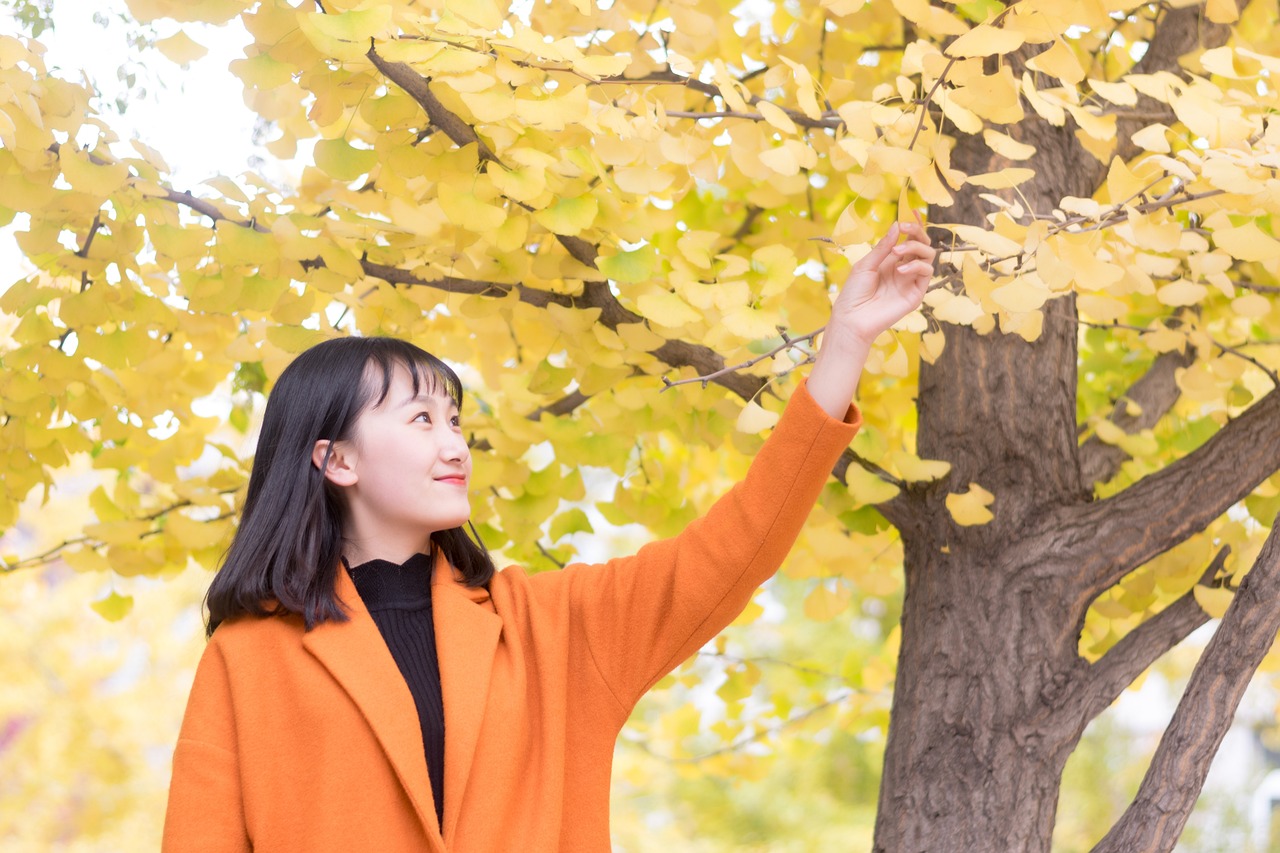 新人女生如何选择适合自己的瑜伽类型,新人选什么瑜伽好呢女生视频  第1张