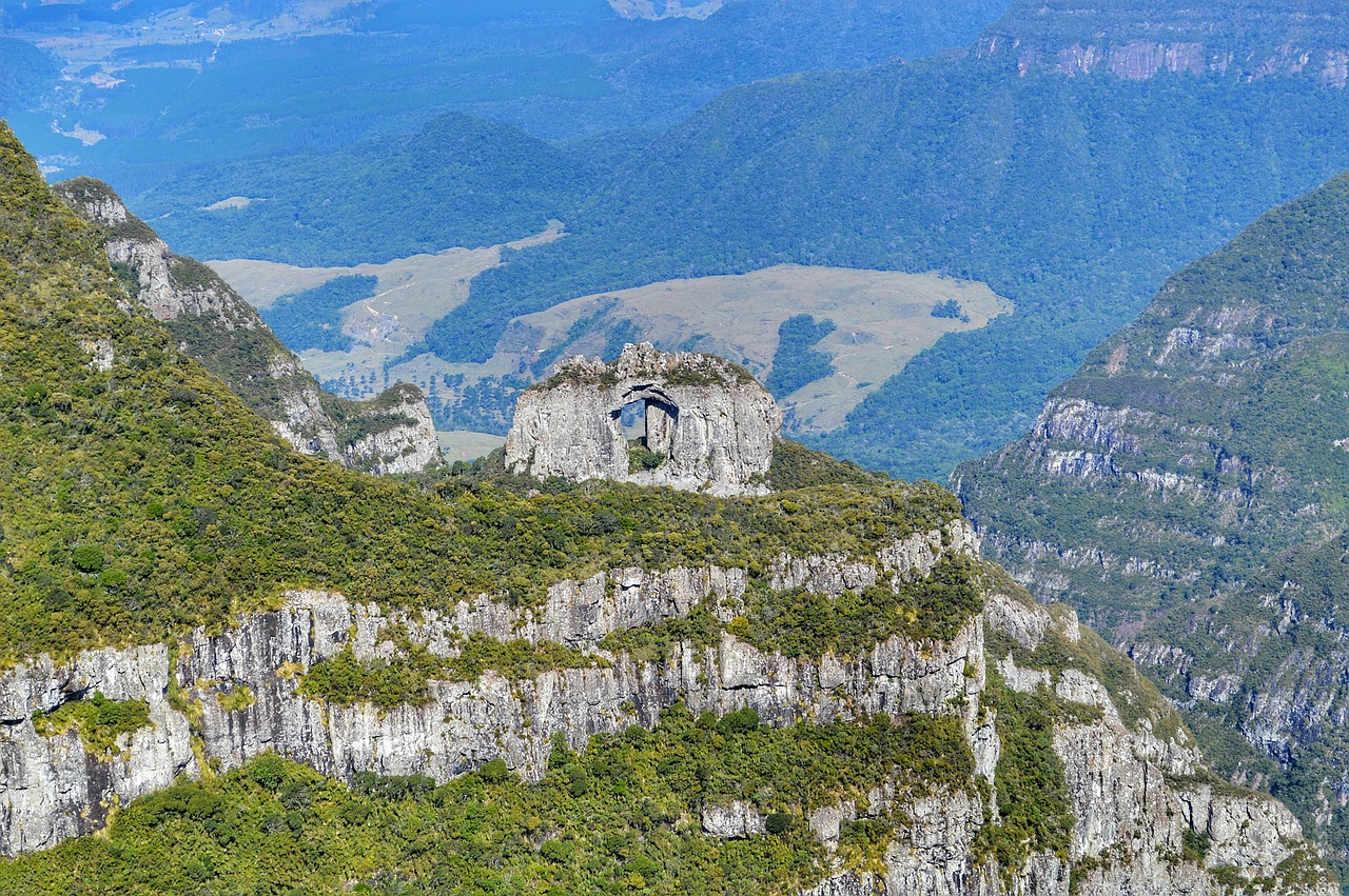 金秋时节，探寻长江三峡的醉美景色——11月长江三峡旅游指南,11月游三峡气候好吗  第1张