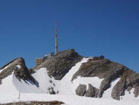 新西兰女子在阿帕列维斯山坠亡后，首先作出反应的是业余登山者。