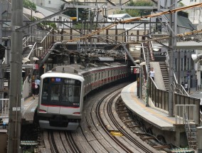 痛心疾首，两名中国女游客在日本遭遇列车撞击悲剧身亡,中国女子日本失联